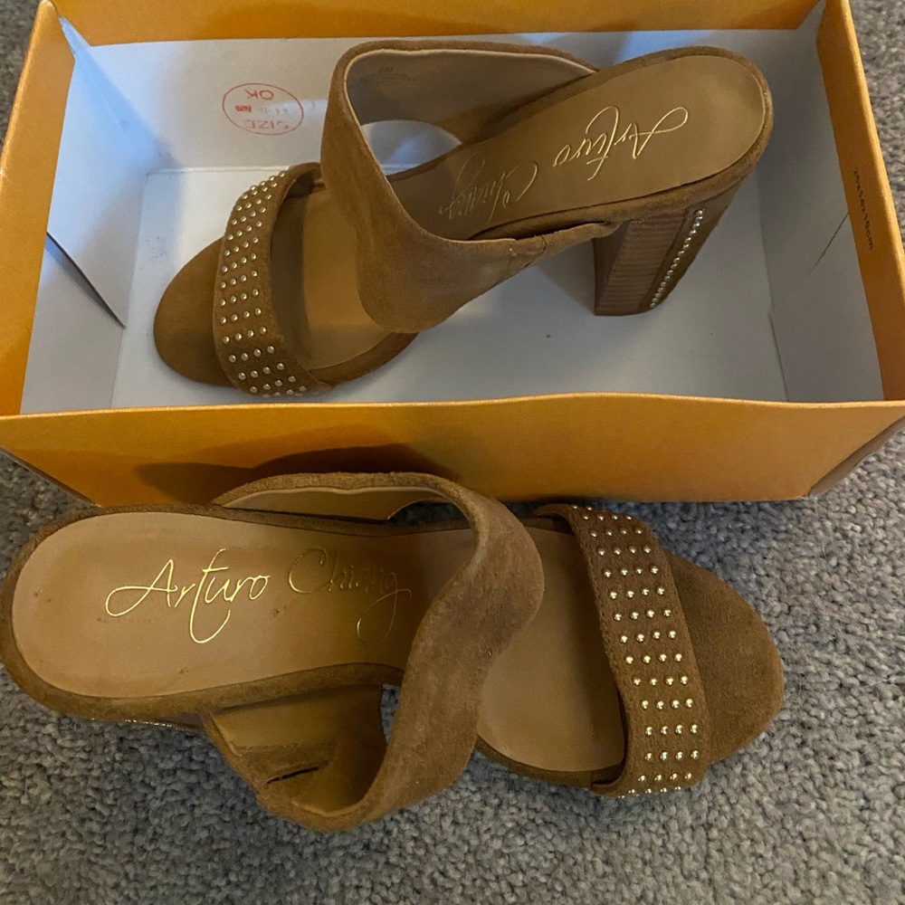 Arturo Chiang size 6 (worn once) or make an offer